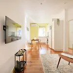 아파트 Lovely 2-bedroom In Trendy Campo Ourique 리스본
