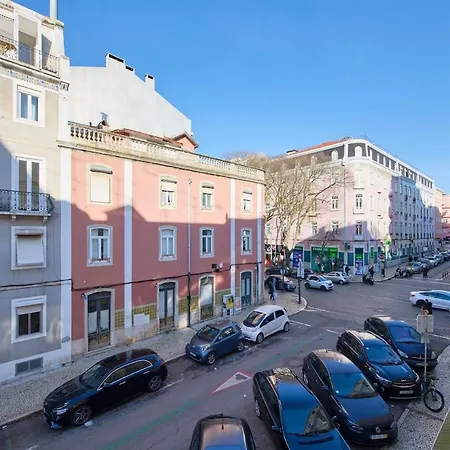 Lovely 2-bedroom In Trendy Campo Ourique * Lissabon