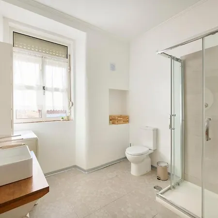 아파트 Lovely 2-bedroom In Trendy Campo Ourique *