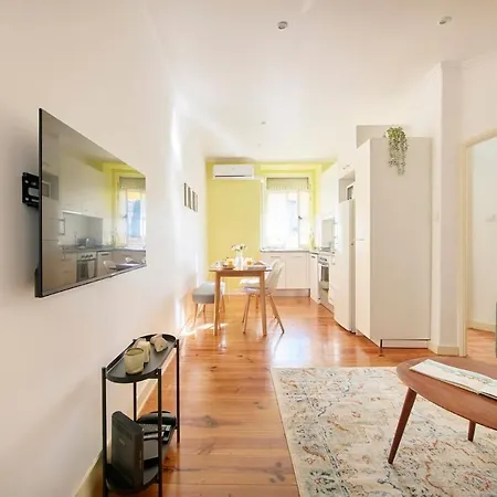 Apartman Lovely 2-bedroom In Trendy Campo Ourique Lisboa