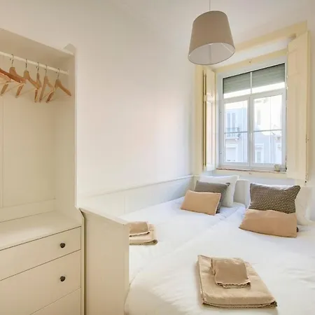 Apartman Lovely 2-bedroom In Trendy Campo Ourique *