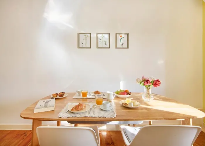 Lovely 2-bedroom In Trendy Campo Ourique Apartamento