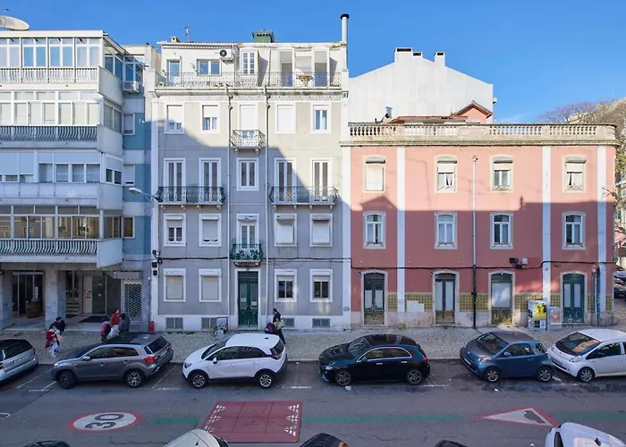 Apartamento Lovely 2-bedroom In Trendy Campo Ourique Lisboa