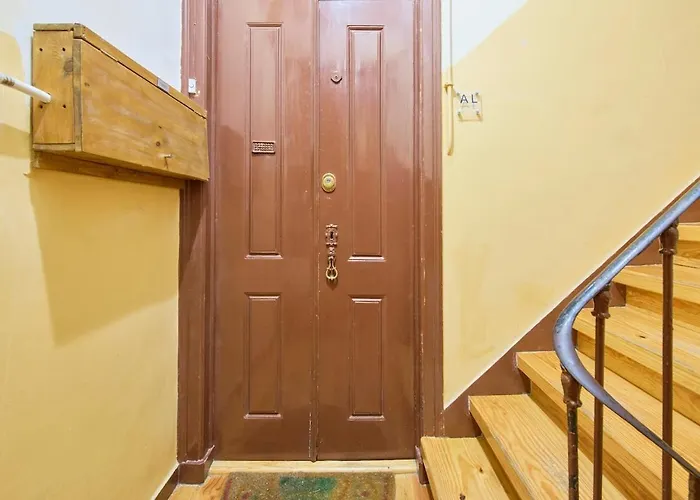 Lovely 2-bedroom In Trendy Campo Ourique Lisboa