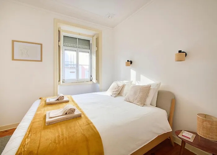 Lovely 2-bedroom In Trendy Campo Ourique Apartamento Lisboa