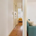 Apartment Lovely 2-bedroom In Trendy Campo Ourique