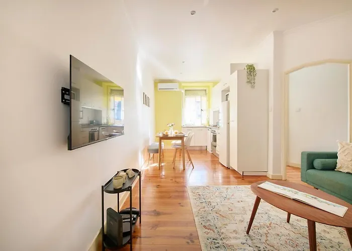 Appartement Lovely 2-bedroom In Trendy Campo Ourique Lissabon